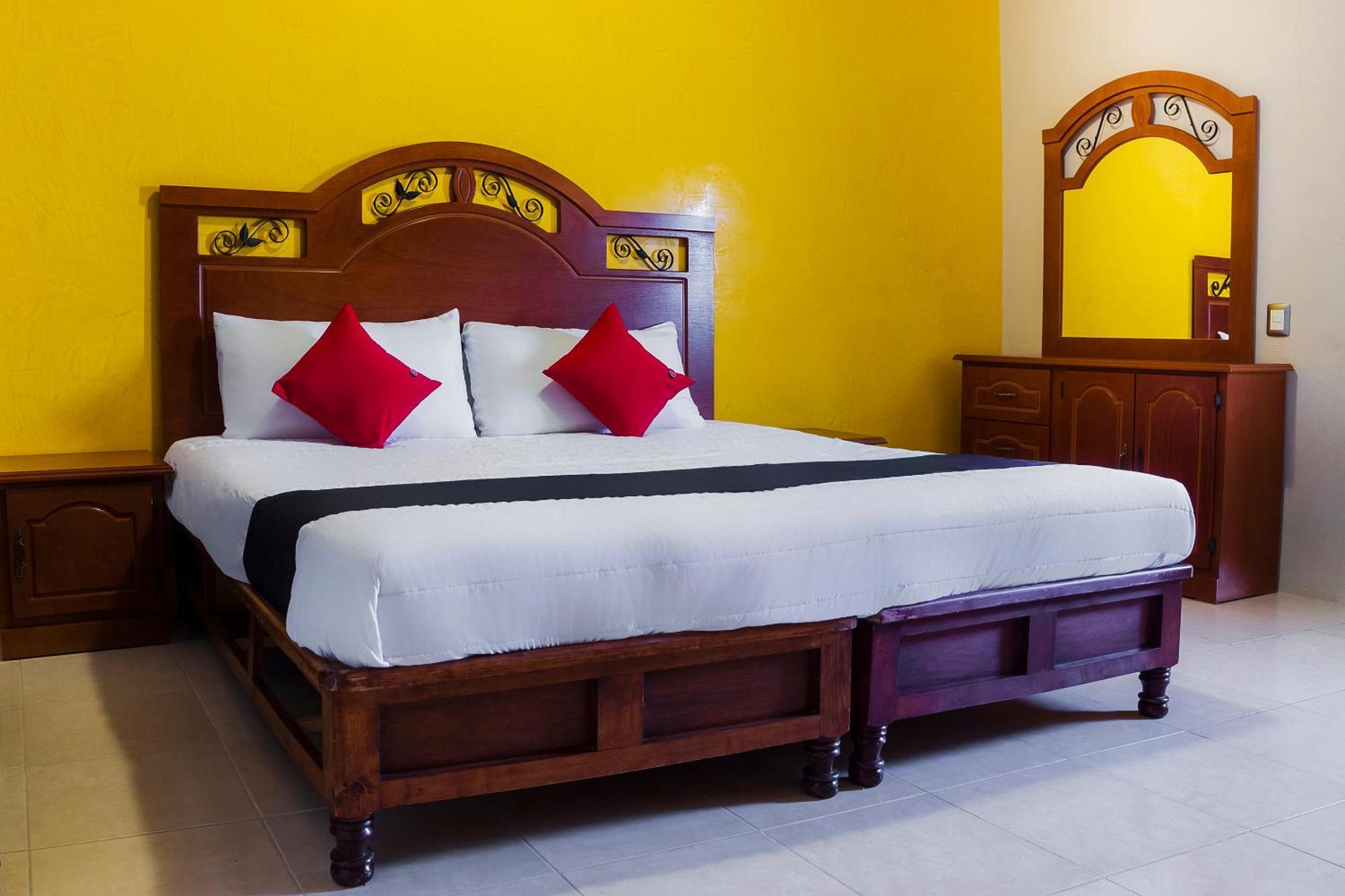 Capital O Del Valle, Hotel